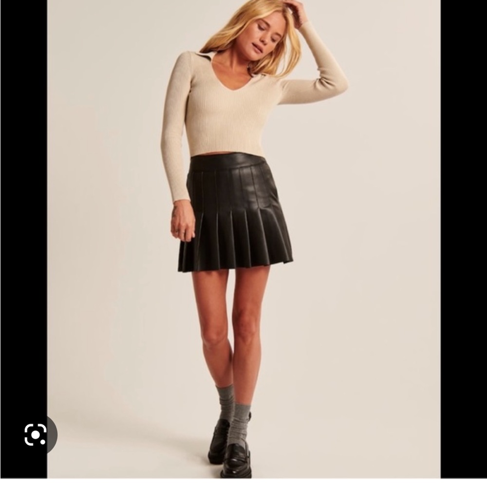 NWT Abercrombie faux leather pleated skirt